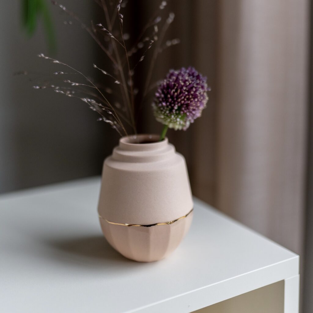 Herdenkingsvaasje-troostproduct-gedenkplek-goud-karamel