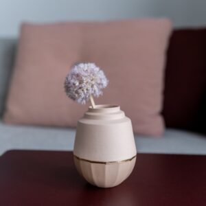 Herdenkingsvaasje-troostproduct-gedenkplek-karamel-goud