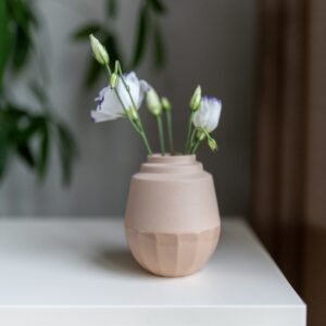 Herdenkingsvaasje-troostproduct-gedenkplek-karamel-vaasje