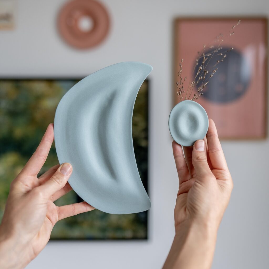 kinderurnen-wandgedenkplekje-maan-mini-urn-ster-vaasje-mint-kinderurn