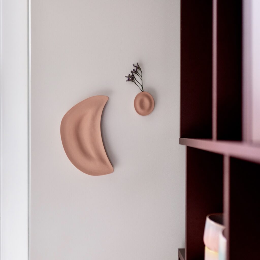 wandgedenkplekje-maan-mini-urn-ster-vaasje-terra