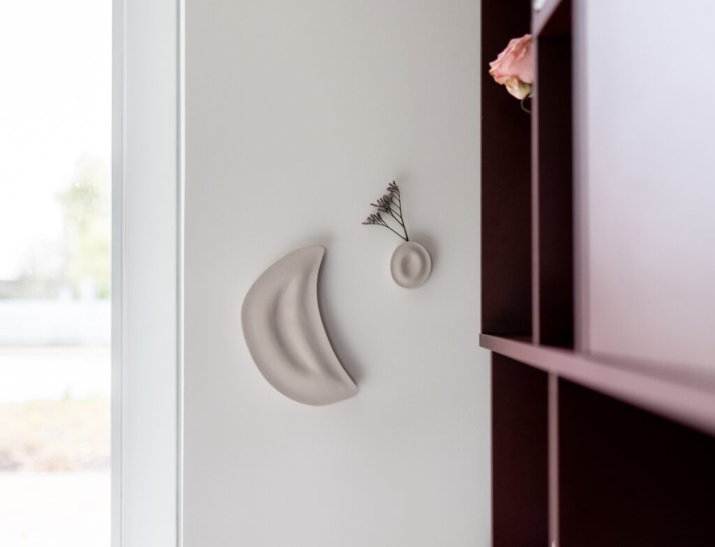 wandgedenkplekje-maan-mini-urn-ster-vaasje
